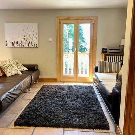 Lägenhet 3 Bedrooms, Whole Floor, New Kitchen, Town Centre
