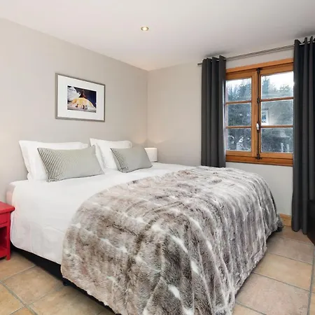 3 Bedrooms, Whole Floor, New Kitchen, Town Centre Apartment Chamonix